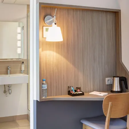 Contact Alize Montmartre Hotell