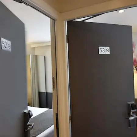 Contact Alize Montmartre Hotell