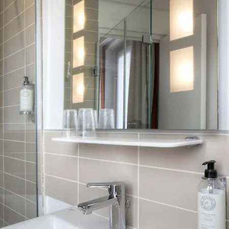 蒙马特阿利泽康泰科特酒店 酒店 巴黎