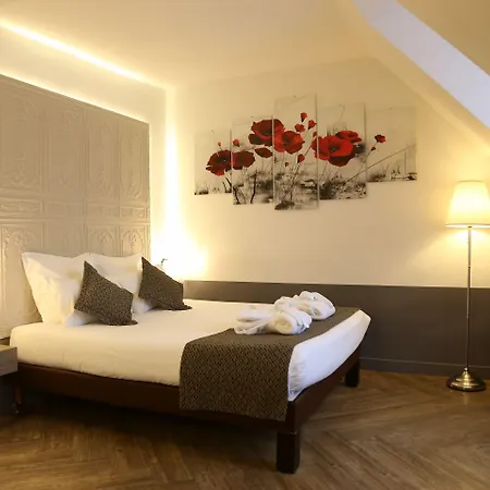 蒙马特阿利泽康泰科特酒店 酒店 巴黎