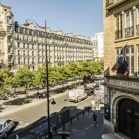 蒙马特阿利泽康泰科特酒店 3* 巴黎