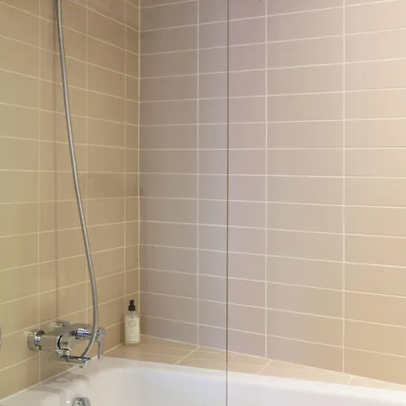 蒙马特阿利泽康泰科特酒店