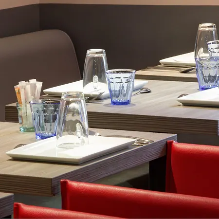 蒙马特阿利泽康泰科特酒店