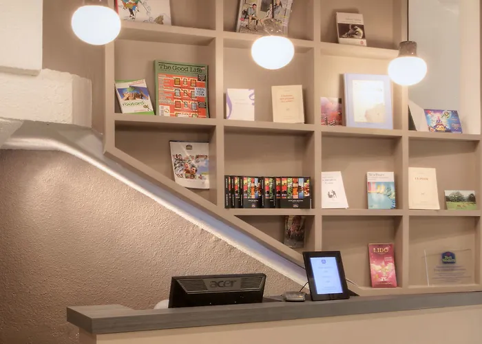 Contact Alize Montmartre 3*