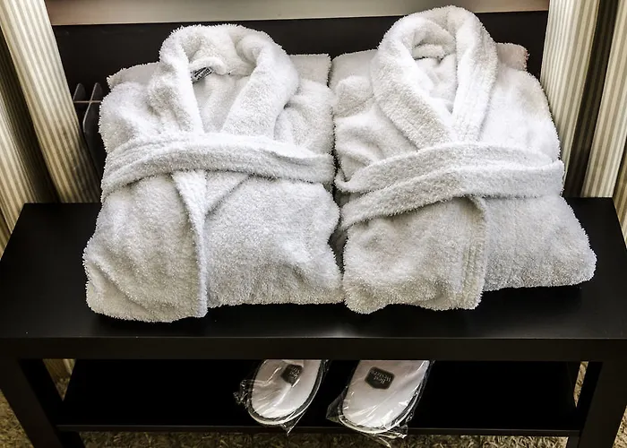 Contact Alize Montmartre 3*