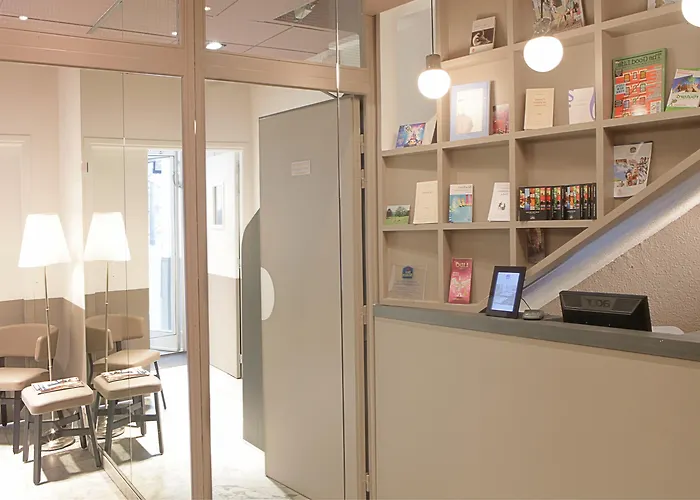 Hotel Contact Alize Montmartre Paris